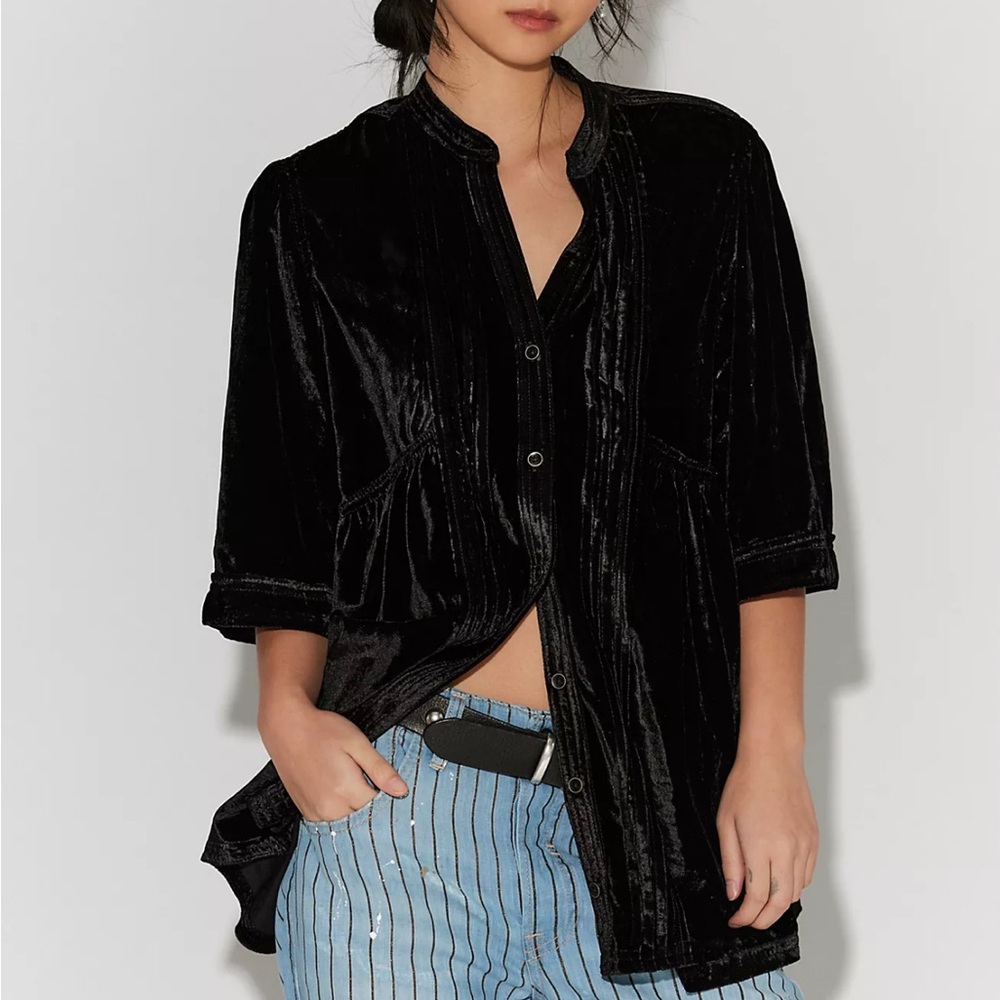 Free People We The Free Black Velvet Button Up Top XS NWT Pleated Relaxed Fit